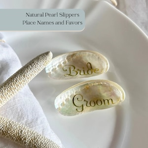 Wedding shell place name and favour. Personalised Mother of pearl shell. Beach wedding souvenir. Bridal party or destination weddings gift.