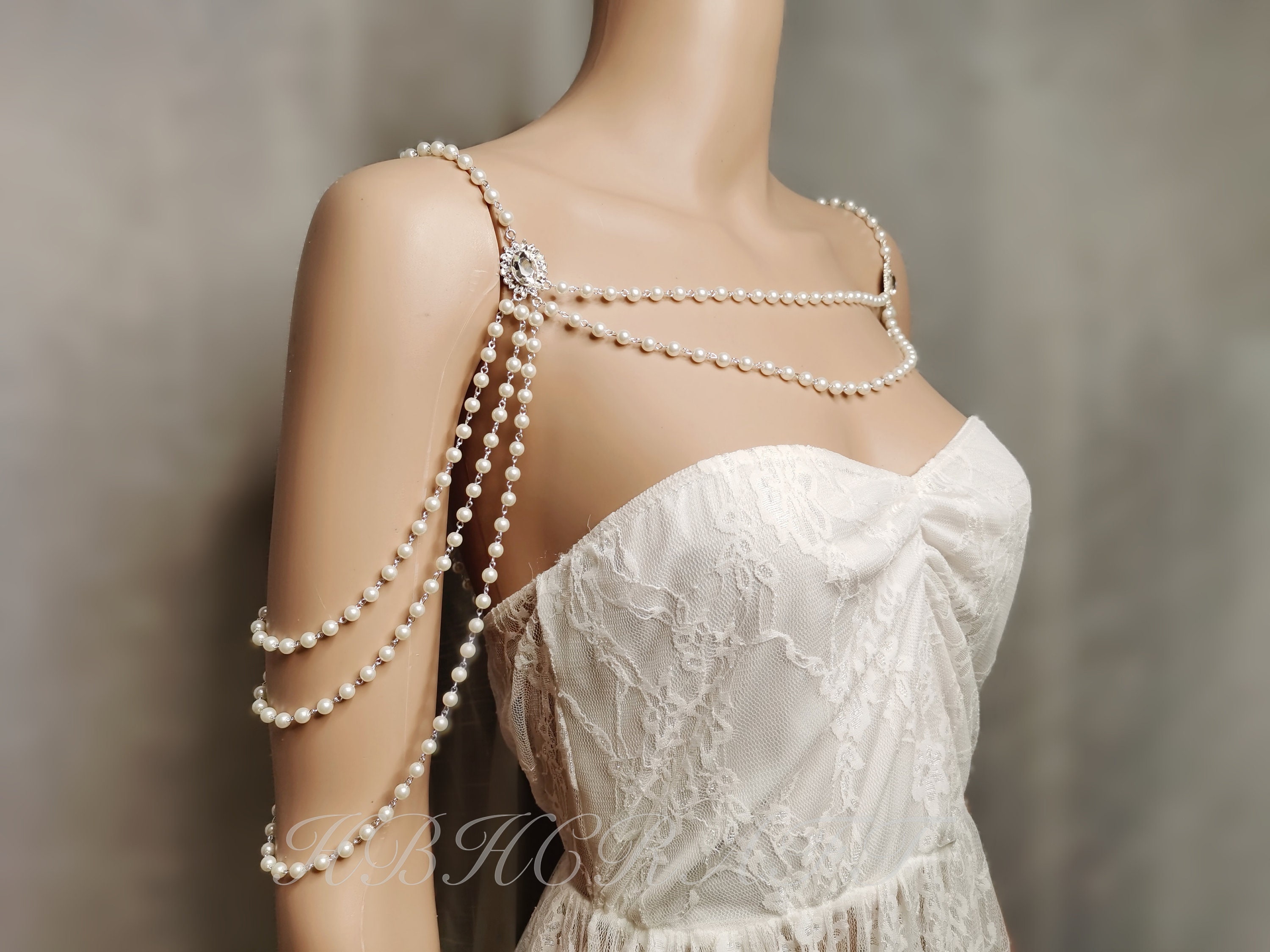 necklace for strapless prom dress What Necklace To Wear For a Strapless Wedding Dress