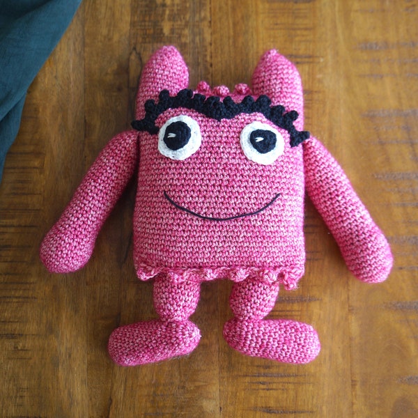 Doudou plat monstre rose - doudou amigurumi - doudou monstre - poupée de chiffon - doudou au crochet - doudou fait main rose