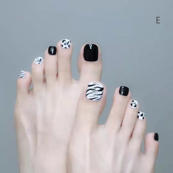 Zebra Print Toe Nails