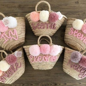 Straw bags Wedding guest gift  Christmas Easter Basket Christmas PARTY Bag Bridesmaid Gift Monogram basket Monogrammed bag with 3 pompoms