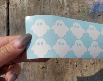 Mini White Ghost Sticker Strip – 20 Halloween Vinyl Decals for Tumblers, Laptops, Car Windows & Crafts (1" each)
