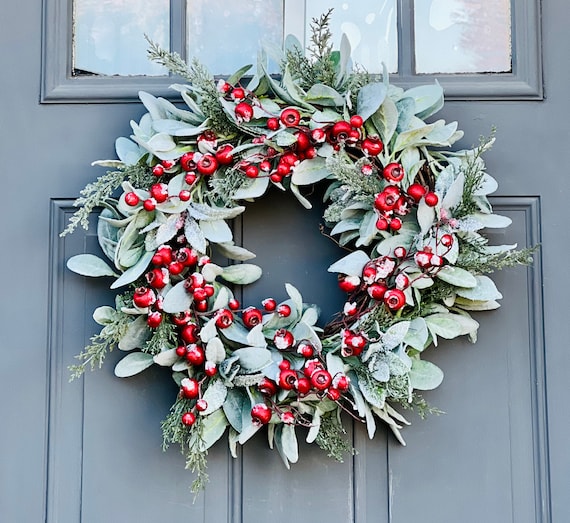 Yinder 12 Pcs Christmas Berries Red Stems 17 Inch Snowy Artificial Frosted  Holly Red Berries Cedar Picks Stems Pine Picks Greenery Twig for Garland