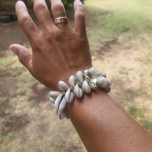 Armband met kaurischelp