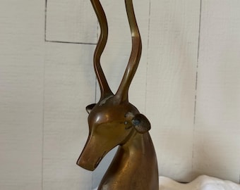 真鍮製の大型ガゼル像：ミッドセンチュリーの雌鹿の置物 - Etsy 日本