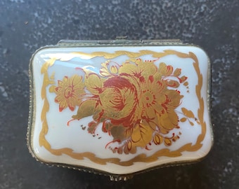 Caja para anillos o baratijas de porcelana coleccionable pintada a mano de Limoges, Francia