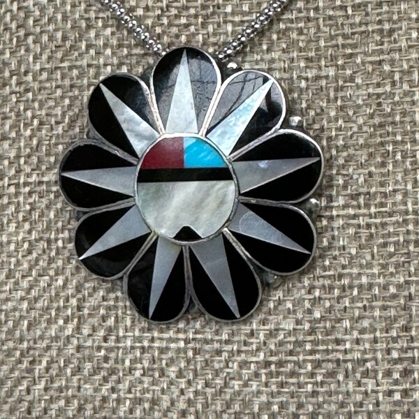 Zuni Pueblo Jewelry: Beautiful Old Round Inlay Sunface Pendant/Pin