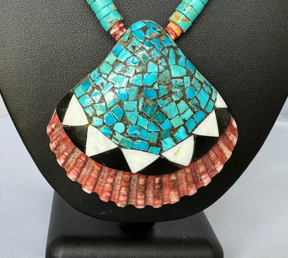 Native American Spectacular Vintage Santo Domingo Turquoise Jet Shell Necklace Native American Spectacular Vintage Santo Domingo Turquoise Jet Shell Necklace