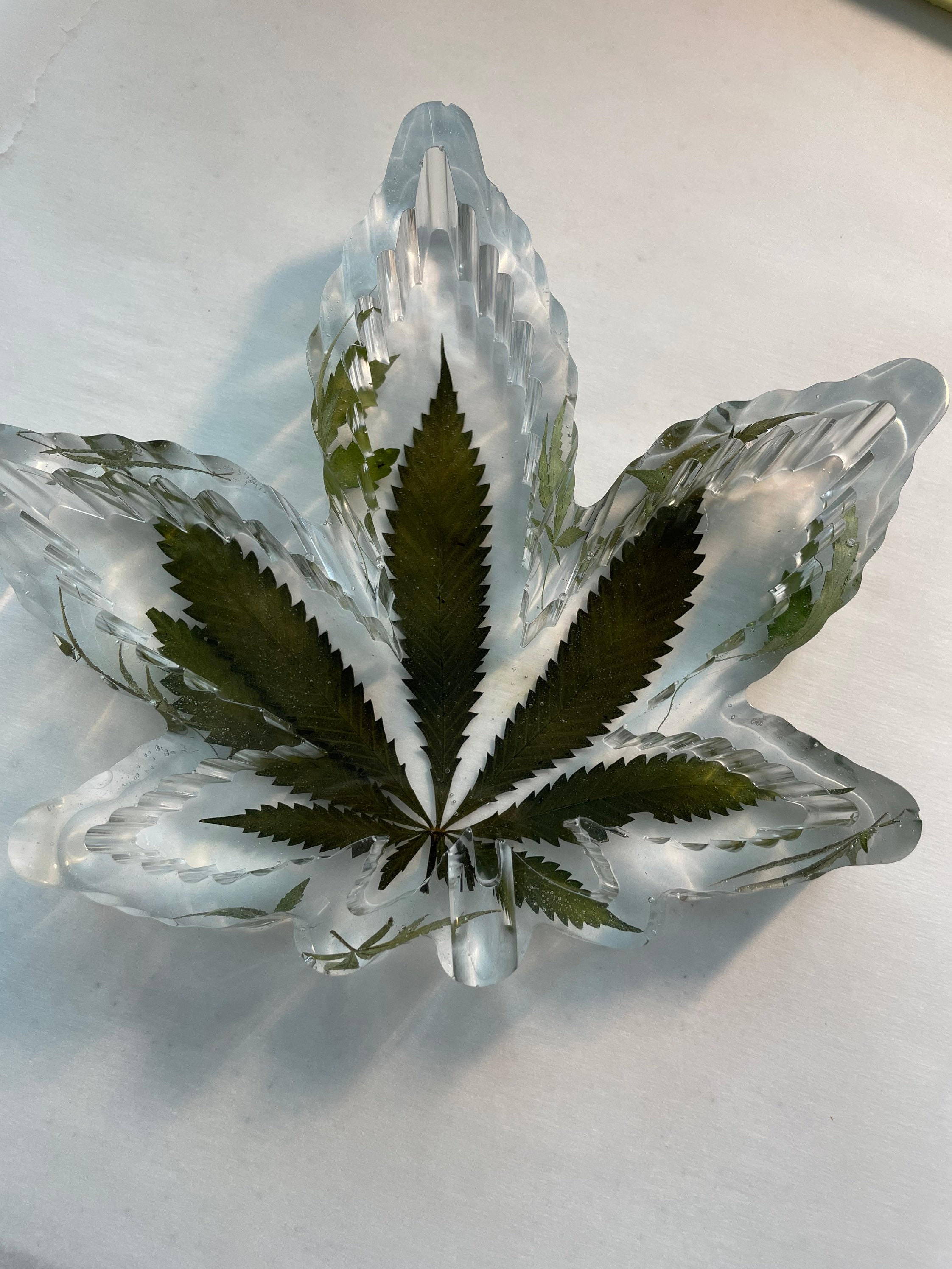 high quality Marijuana plant ashtray Vintage & collectibles iquest.co.in