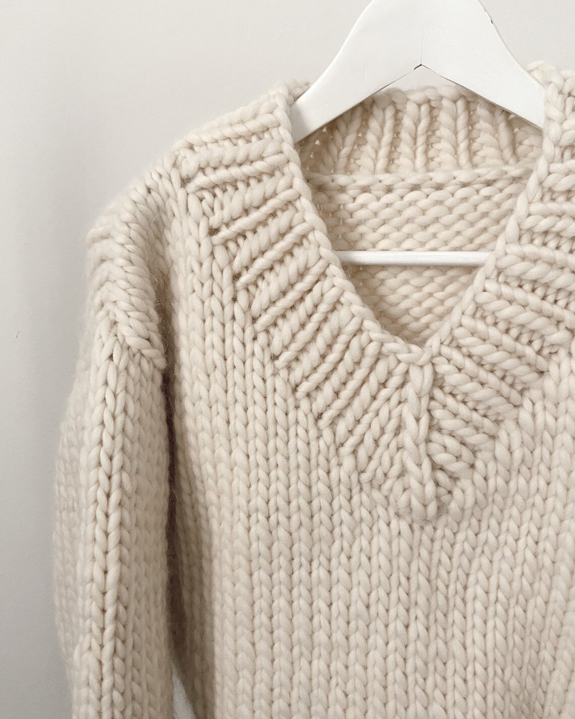 Knitting Pattern: the V Neck Jumper by Lovebird Knitwear - Etsy
