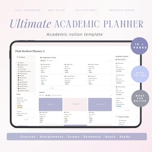 Puede incluir: Un planificador académico digital que se muestra en una tableta. La pantalla muestra una interfaz rosa y blanca con secciones para cursos, tareas y exámenes. El texto dice "Ultimate Academic Planner" y "Academic notion template".