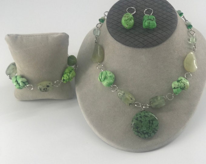 Mother's Day Gift, Fashion Green Jewelry Set, Necklace, Bracelet, Earrings, Casual Jewelry, Stone Beads.