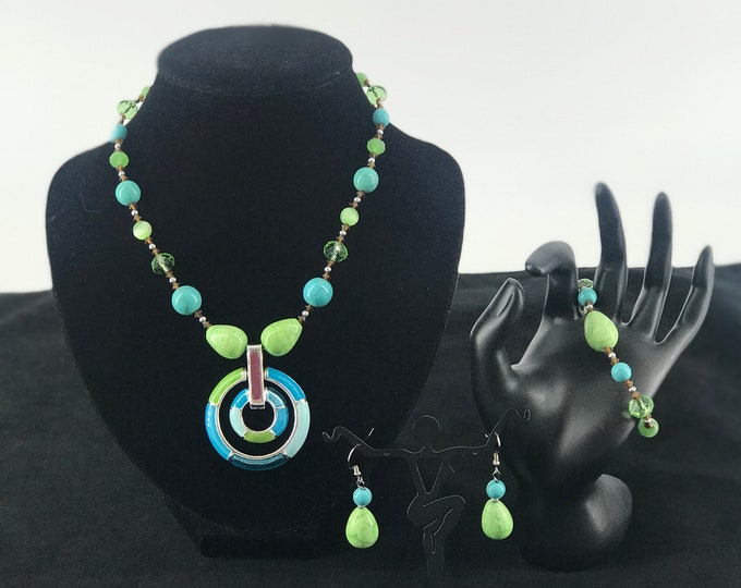 Fashion Jewelry,  Necklace, Bracelet, Earrings, Beautiful Pendant, Jewelry Set, Casual Jewelry,