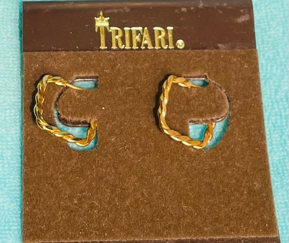Trifari gold plated mini square twist hoops earri… - image 2