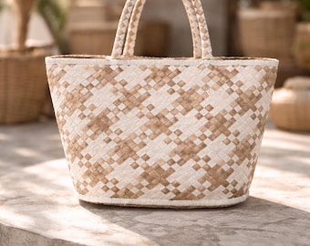 Elegancka, tkana torebka typu tote w stylu Coastal