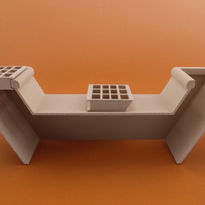 Angled Shrimp and Fish Cave with easy to remove grate