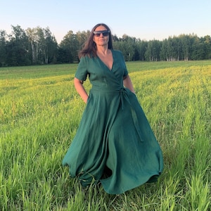 Mother of the bride elegant linen dress. Mother of the groom long wrap dress. Maxi wedding guest dress. Emerald green wrap dress Plus size.