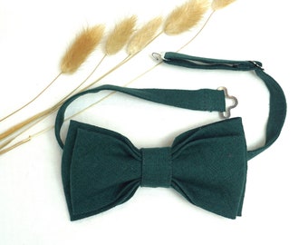Handmade linen bow ties. Linen accessories for a rustic wedding. Set of wedding accessories for men. Dark green linen suspenders and bow tie