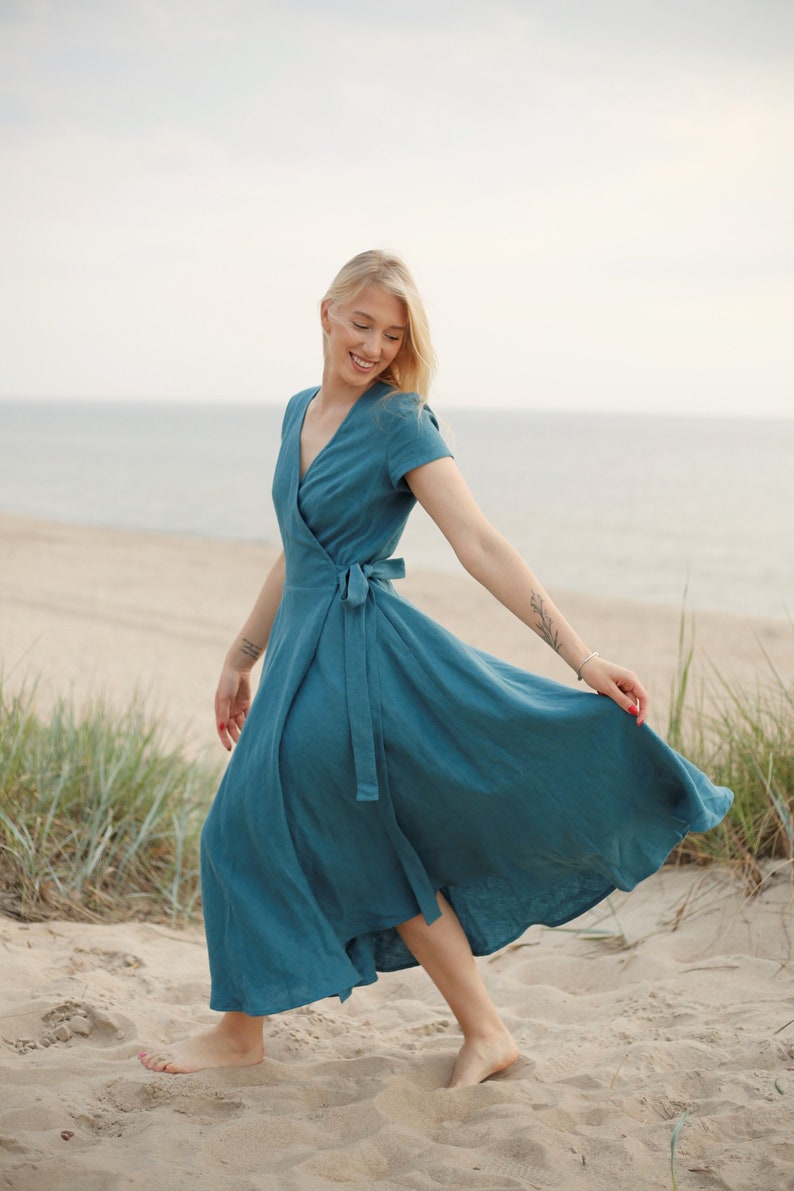 Robe d'invitée de mariage en lin. Robe portefeuille en lin. Robe de mariée longue simple. Robe midi de retour à la maison. Robe de demoiselle d'honneur avec poches. Robe de cocktail image 1