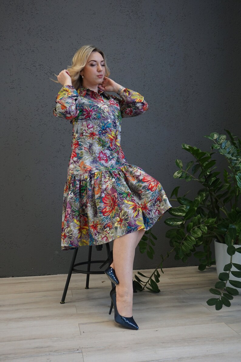 Elegant shirt dress with pockets. Loose floral romantic dress. Dress with long sleeves. Button front viscose dress. Flowing soft 90s dress. image 4