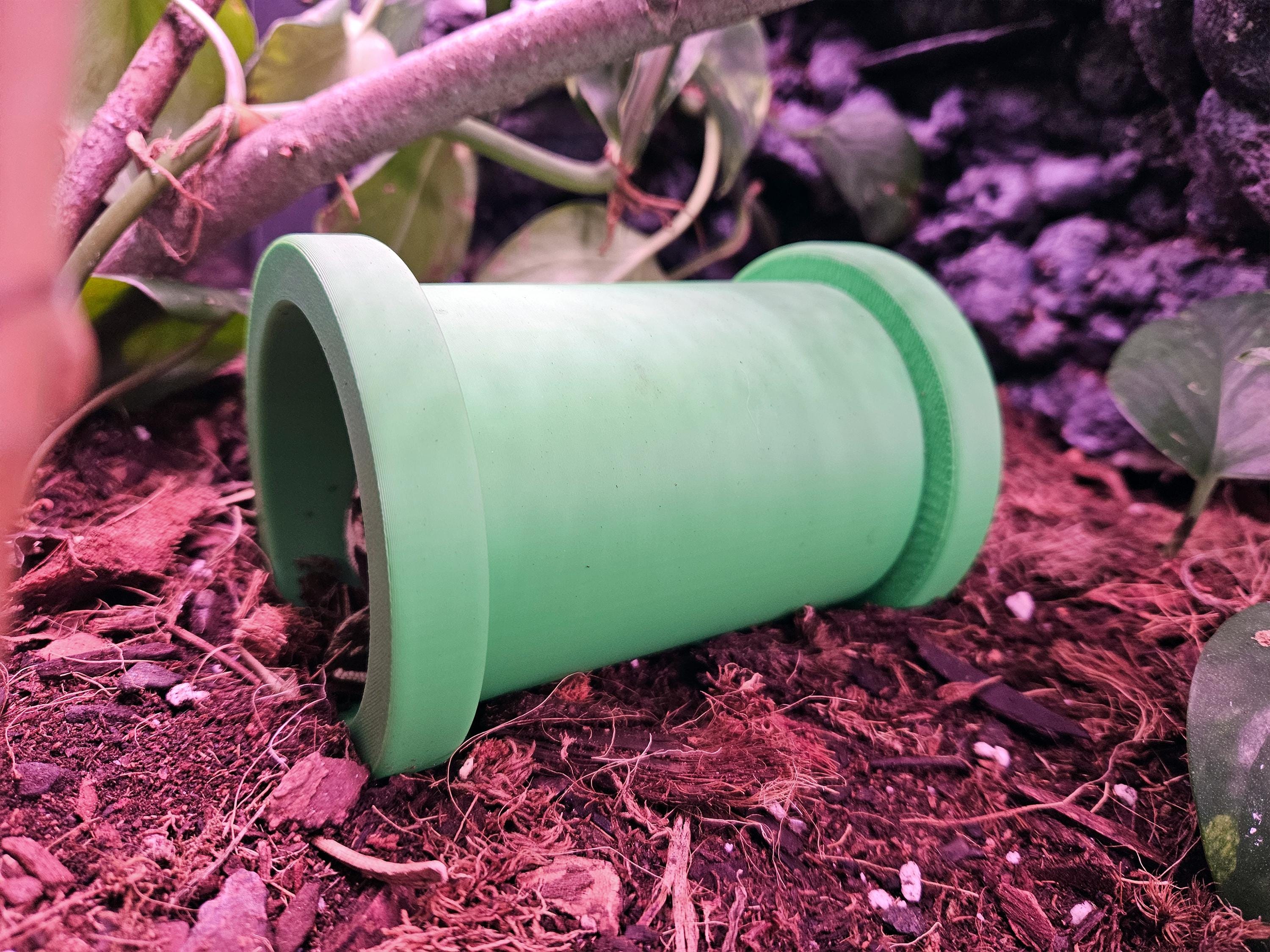 Green Tunnel Tube Reptile Decor • Retro Gaming Themed Gecko Accessory • 3D Printed Terrarium Supply