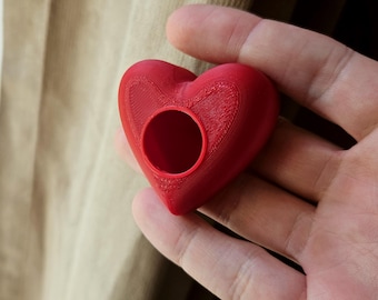Nascondiglio magnetico per ragni saltatori / Casetta arborea a forma di cuore in seta per nidificazione / Decorazione per terrario per invertebrati stampata in 3D / Spazio carino per l'amore dei ragni