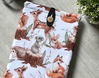 Funda de libro de animales del bosque.