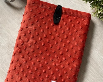 Cozy orange-brown booksleeve