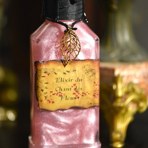 Elixer van het Bloemenlied – Roze Heksen Toverdrank – Decoratief Feeënflaconnetje – Esoterische Curiositeiten – Mystiek Geschenk
