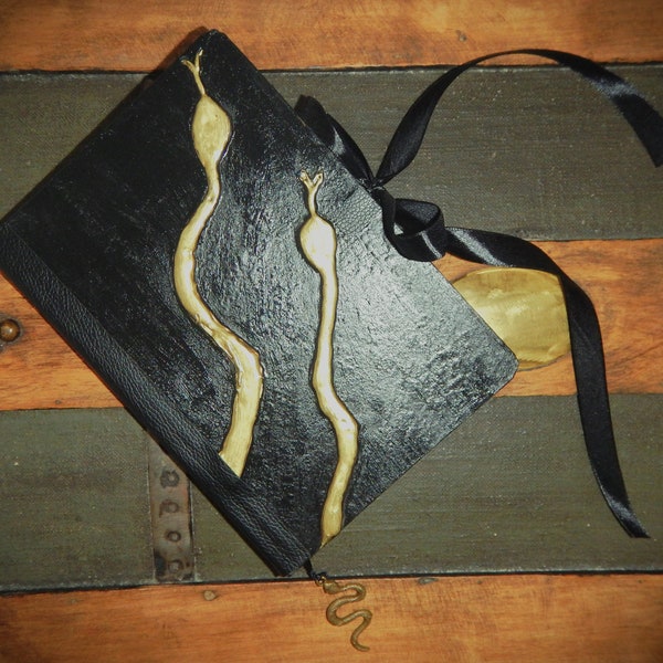 Grimoire,cahier de rituel,serpent,ésotérique,journal sorcière,wicca,grimoire serpent,livre des ombres