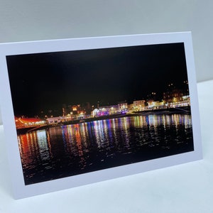 Lungomare di Oban di notte, biglietto d'auguri per la Scozia, biglietto vuoto scozzese, regalo souvenir della Scozia, biglietto vuoto per la mamma, biglietto con paesaggio