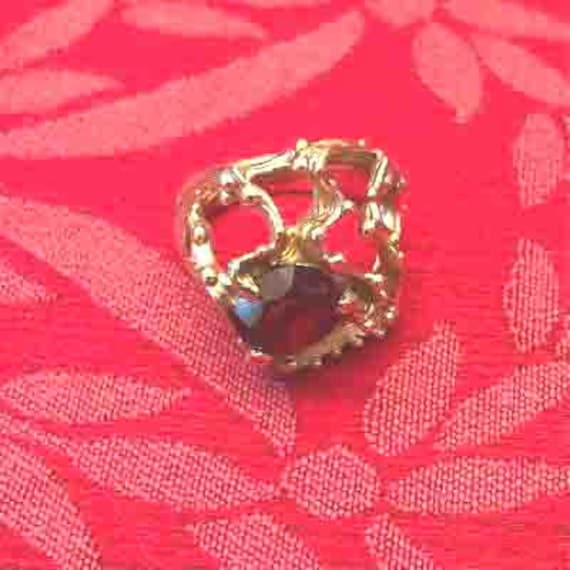Vintage 14 k Gold Garnet Ring - image 1