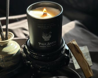 Vela de cera de soja Palo Santo: mecha de madera, aroma a sándalo y vainilla.