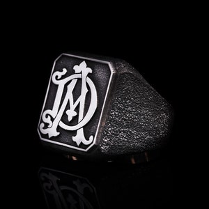 Anillo personalizado con monograma cuadrado de plata, anillo de rodio negro, anillo de hombre de plata hecho a mano personalizado, regalo del día de San Valentín, anillo de ley de hombre 925k