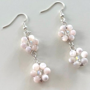 Cottagecore Light Pink Florette Earrings, Silver Daisy Chain Mother of Pearl Flower Earrings, Dainty, Wedding and Birthday Gift, Fairycore