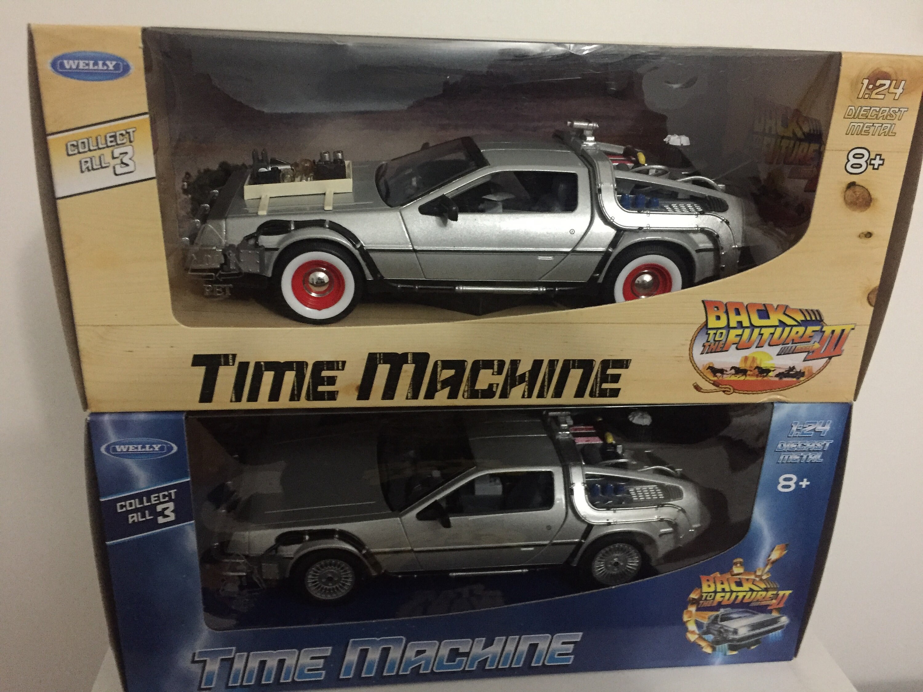 DeLoreanBIRTHDAY GIFT Back to the Future TIME MACHINE Holder Metal Hanger 