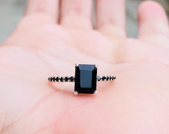 Anillo de compromiso único de ónix negro con corte esmeralda, anillo de compromiso vintage de oro blanco, anillo de media eternidad nupcial, anillo de promesa de aniversario de bodas