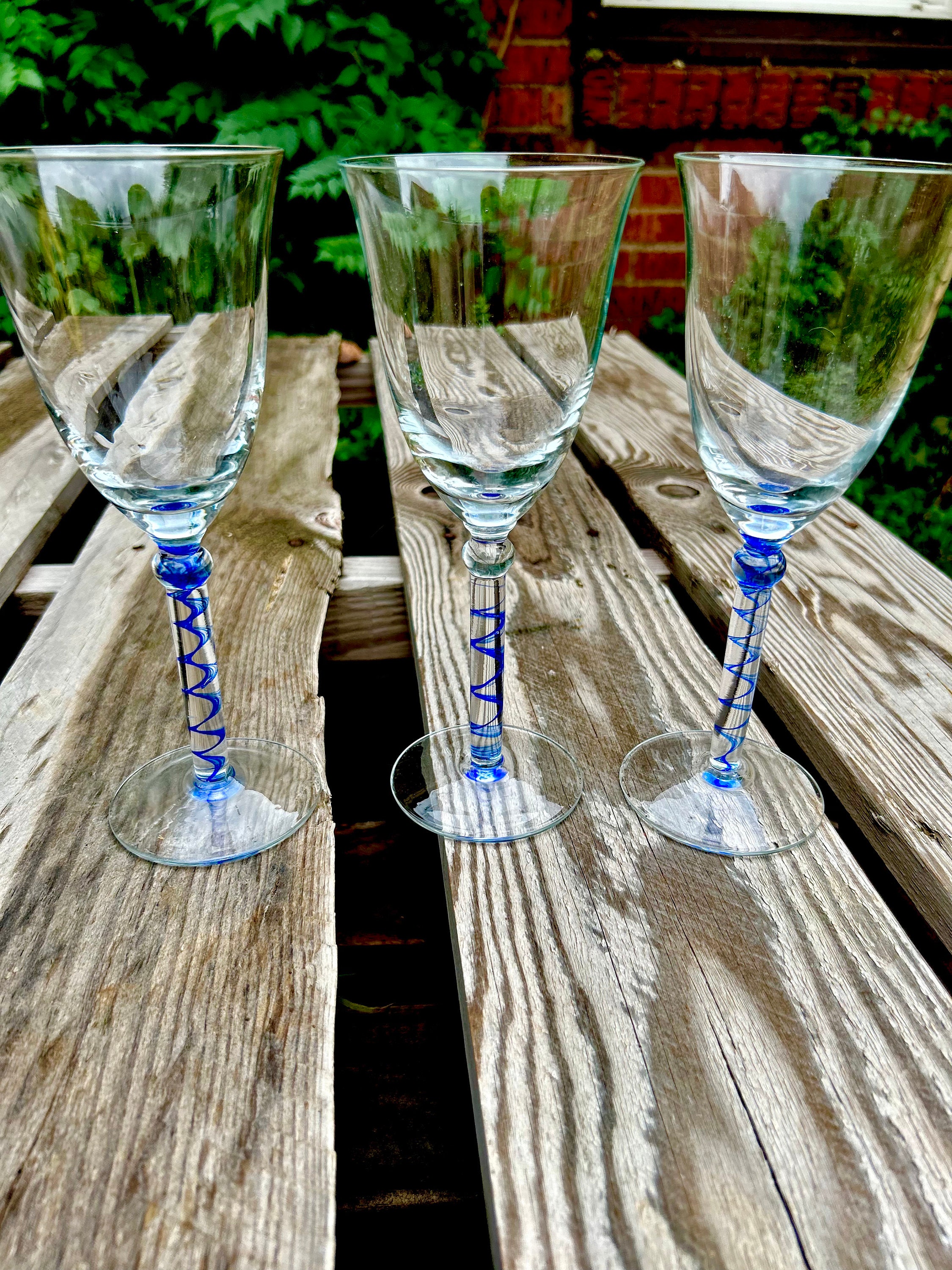 Swirl White Wine Glasses - Set of 2pc in a gift box – Julianna Glass