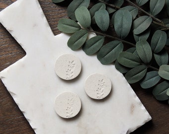 Floral Clay Magnet Set: Minimalist Fridge Decor