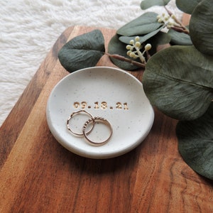 Personalized Jewelry Dish | Ring Dish | Trinket Bowl | Wedding Gift | Engagement Gift | Anniversary | Bridal Shower | Speckled | Wedding