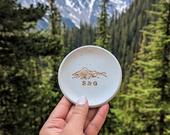 Personalized Mountain Ring Dish: Speckled Holder, Unique Wedding/Engagement Gift | Anniversary | Outdoors Lover