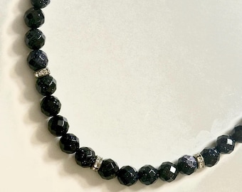 Collar con perlas negras