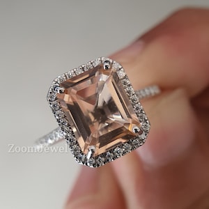 4.29CTW Klassischer Smaragd Schliff Pink Morganit Brautring Frauen, Antik Halo 3/4 Eternity Band Ring Für Sie, Art Deco Hochzeitstag Geschenk