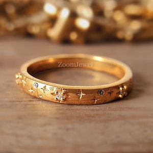 Aliança de casamento vintage feminina com estrela de diamantes em moissanita, anel para usar em conjunto com outros anéis, aliança de ouro 14k com diamantes, aliança grossa de ouro, aliança de casamento exclusiva e combinando.
