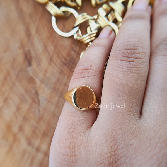 Classic Round Signet Ring| 18 Carat Yellow Gold Simple Dome Ring