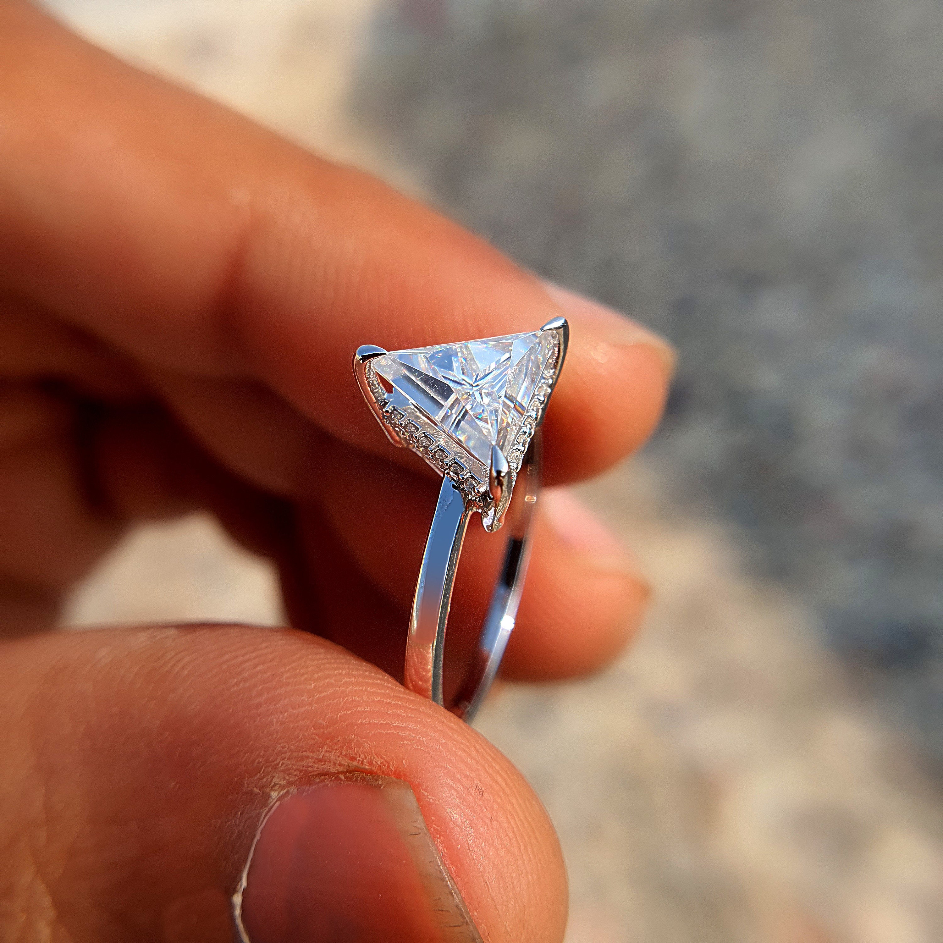 2 carat trillion sale cut diamond ring