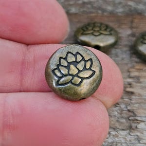 5 indische Lotusblumen Perlen bronze-farben Metall beidseitig Zwischenperlen Hippie Boho Metallperlen Vintage-Schmuck DIY