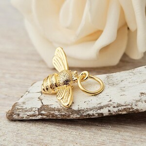 Biene Anhänger 18k echt vergoldet 3D mit Öse Charms Kettenanhänger Armbandanhänger golden plastisch Bienchen Frühling