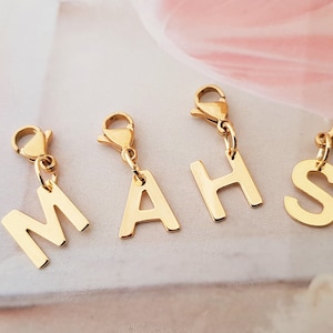 Buchstabe Edelstahl Anhänger Karabiner Fb gold Initialen Buchstabenanhänger Charms Schrift Namen Wörter A B C D E F G H I J K L M N O P R S