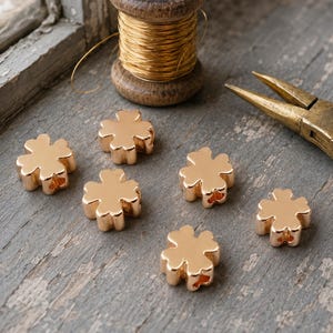 8x Kleeblatt 5mm vergoldet 18k Messing Perlen Kleeblattperlen Metallperlen gold Glücksbringer